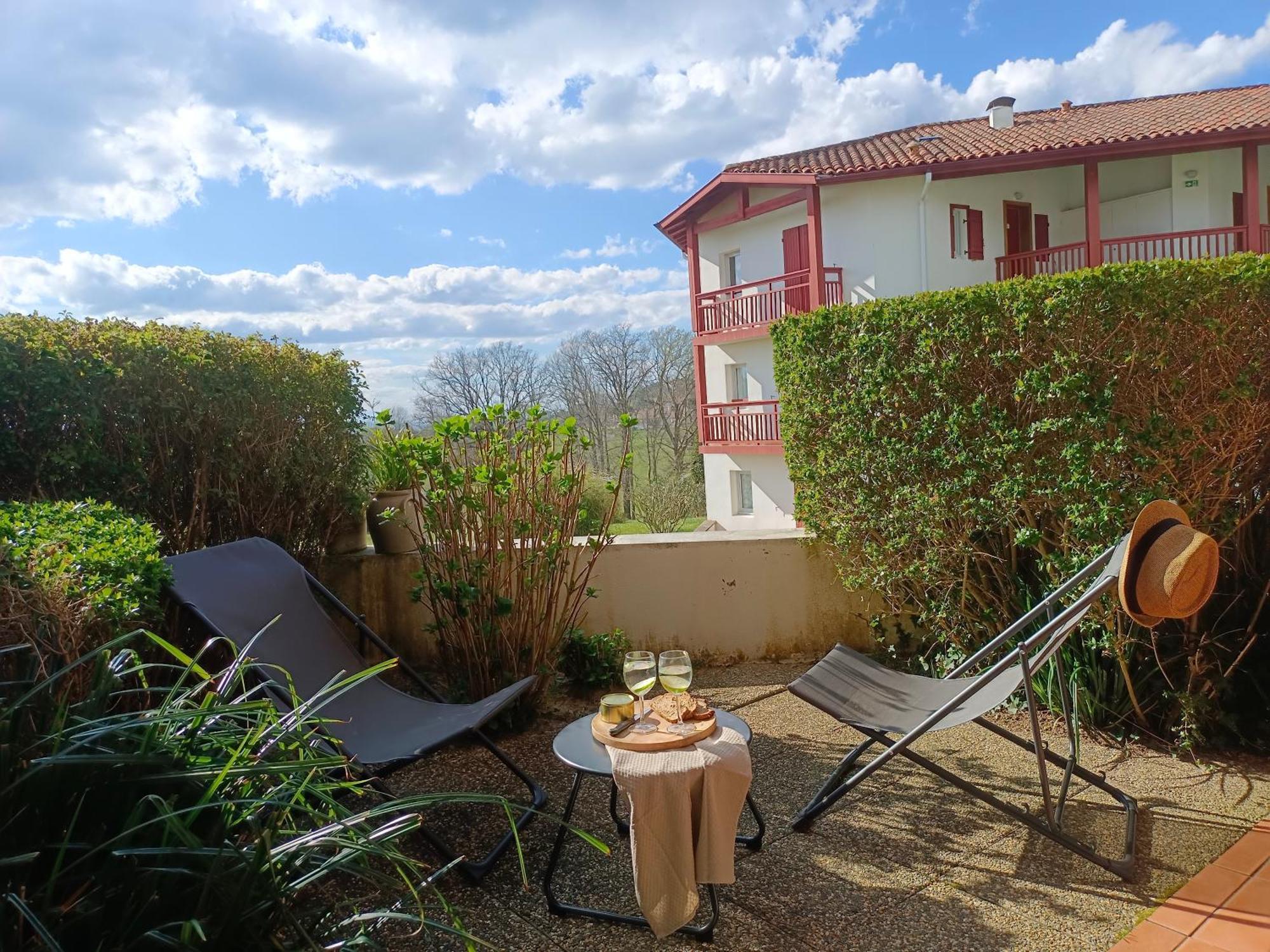 T1 Bis Avec Piscine Vue Golf Et Montagnes Appartement Arcangues Buitenkant foto