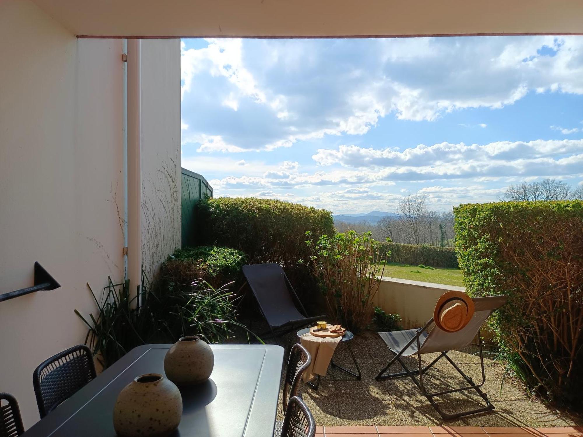 T1 Bis Avec Piscine Vue Golf Et Montagnes Appartement Arcangues Buitenkant foto